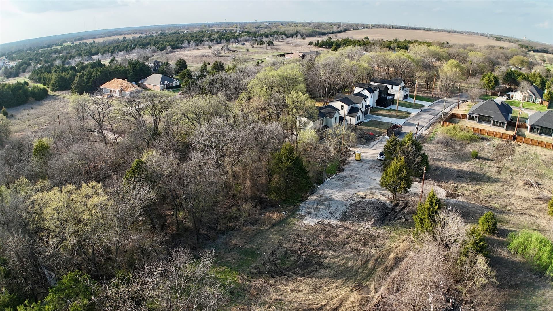 0.32 acres in Ellis County - photo 10