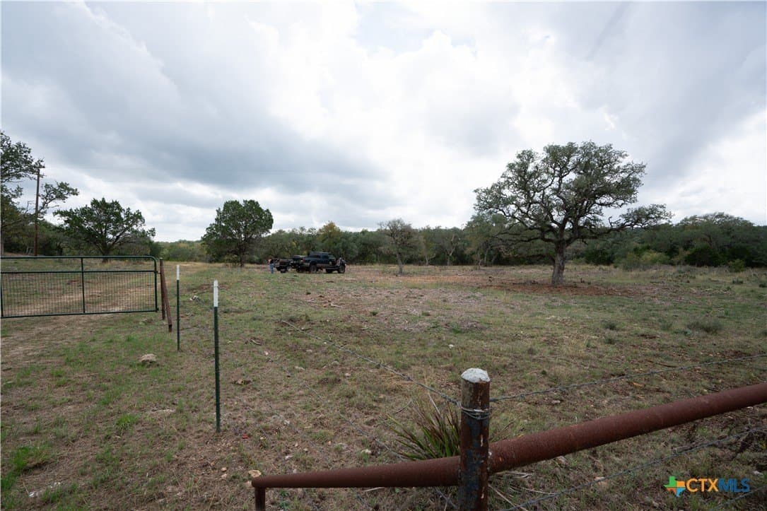 39.93 acres in Hays County gallery image 4
