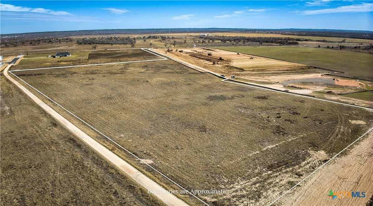 10.69 acres in Bastrop County