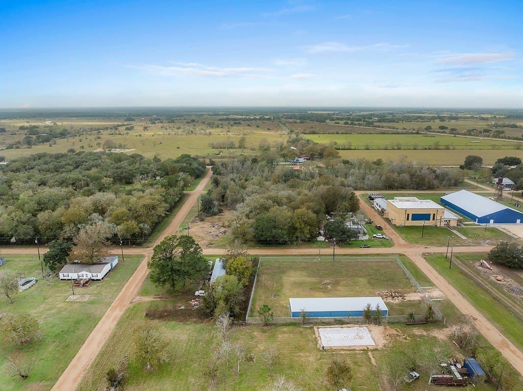 0.88 acres in Colorado County - photo 10