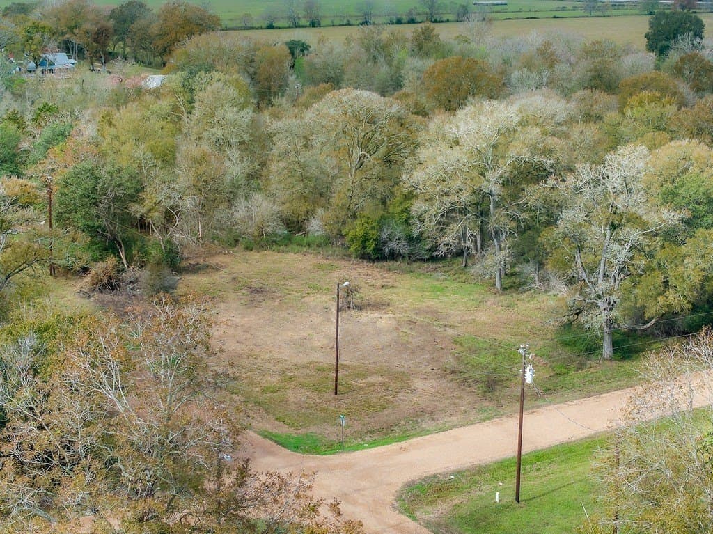 0.88 acres in Colorado County - photo 23