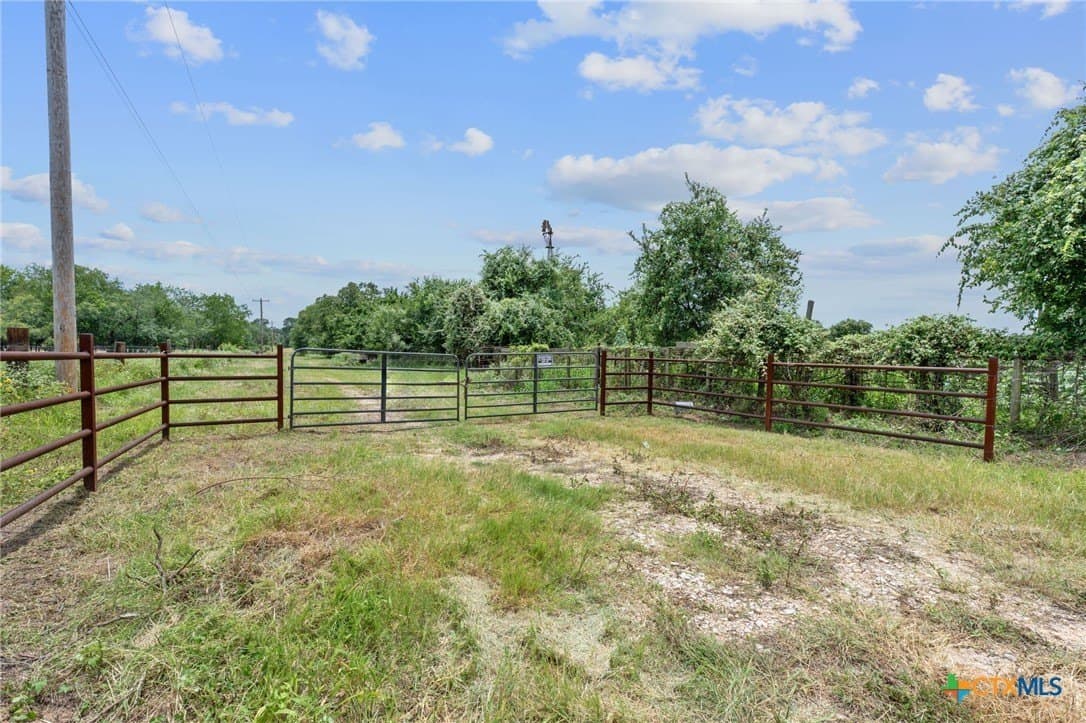 21.13 acres in Guadalupe County - photo 33