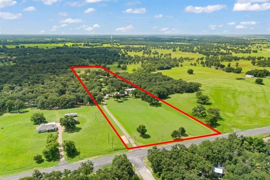 10 acres in Hill County gallery image 2