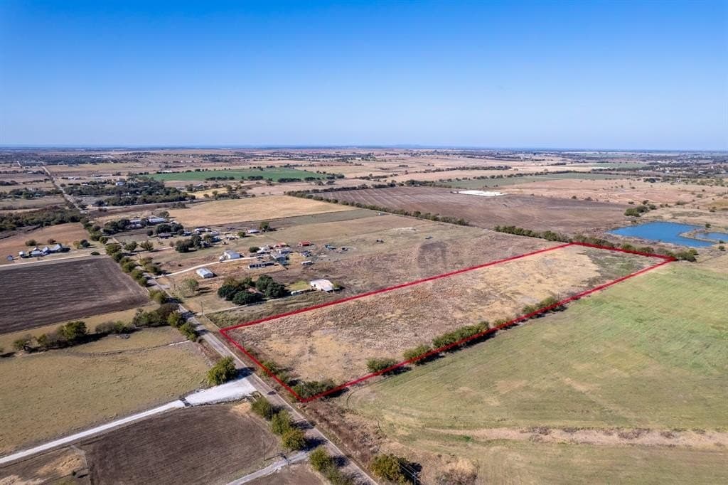 10 acres in Johnson County