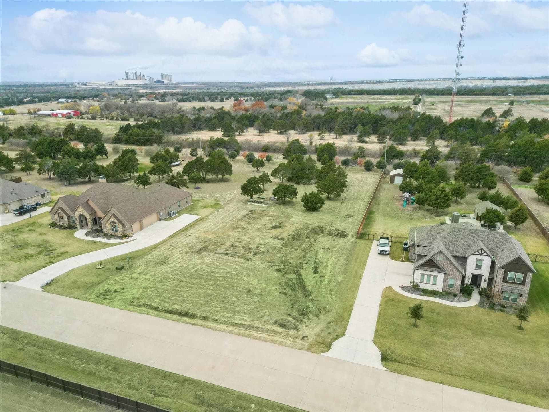 0.99 acres in Ellis County featured view