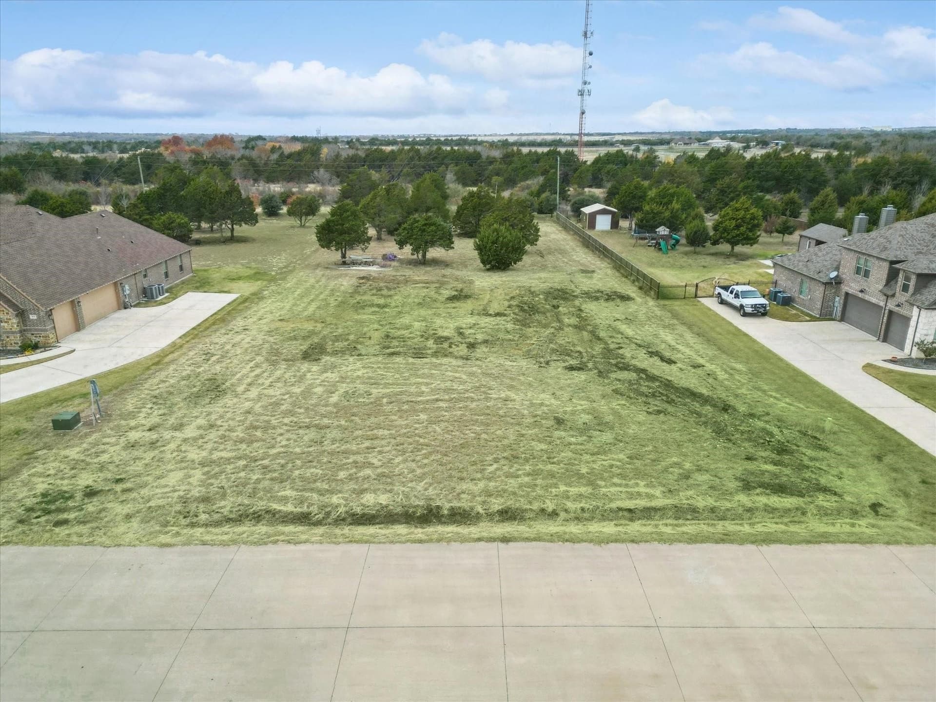 0.99 acres in Ellis County gallery image 3