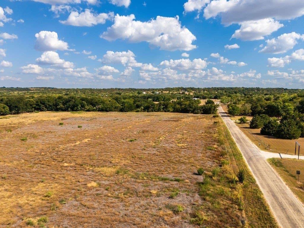 1.67 acres in McLennan County - photo 4