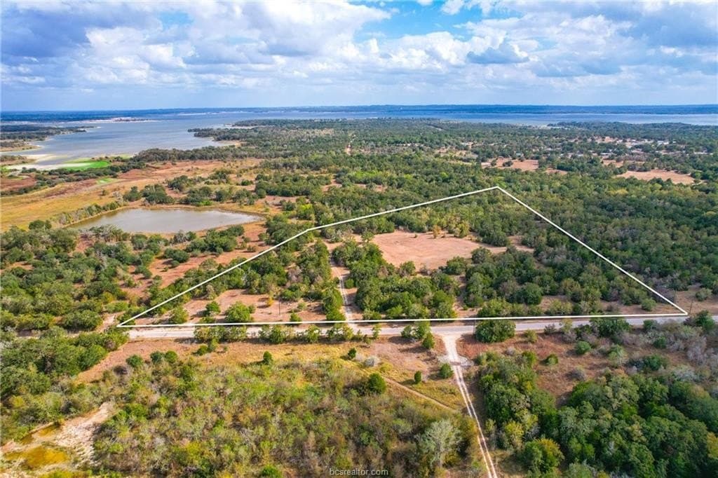 11.04 acres in Burleson County