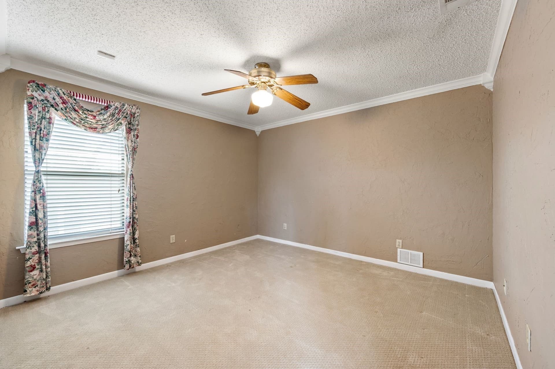 4.82 acres in Tarrant County - photo 25