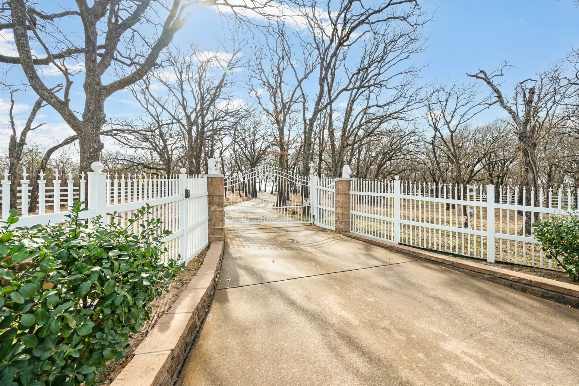 4.82 acres in Tarrant County gallery image 3