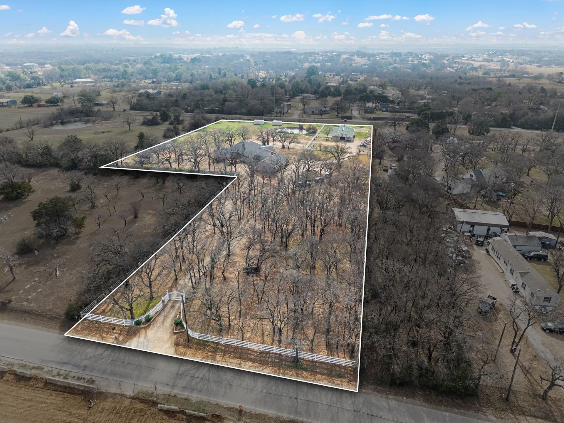4.82 acres in Tarrant County gallery image 2