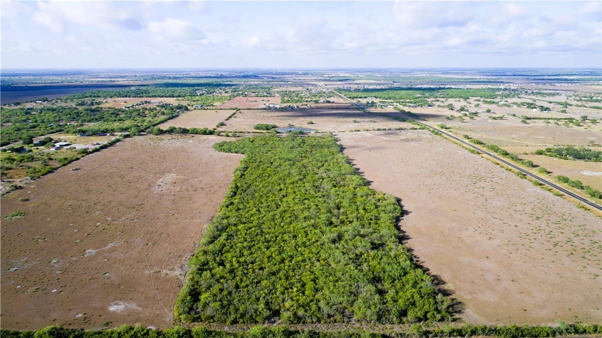 11.65 acres in Jim Wells County - photo 2