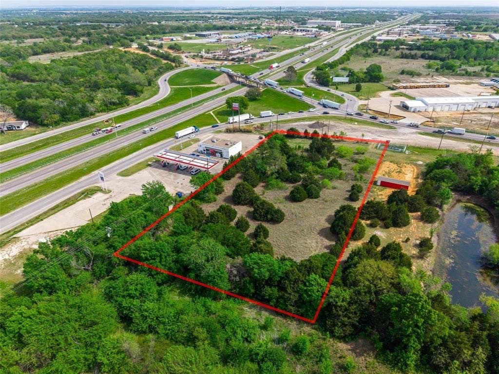 2 acres in Johnson County gallery image 4