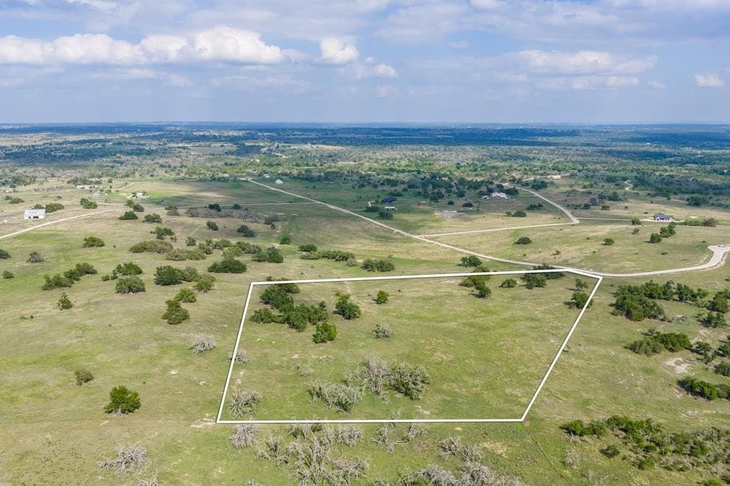 10.05 acres in Gillespie County