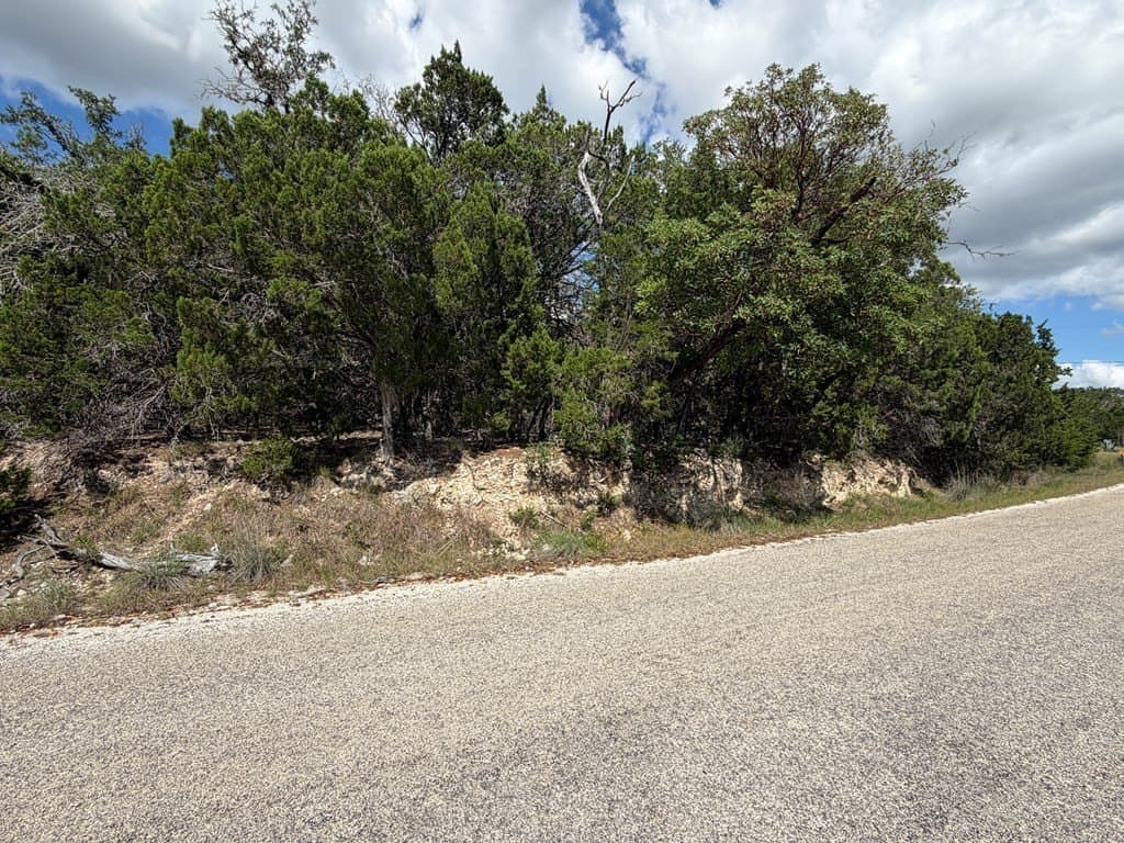 3.42 acres in Bandera County gallery image 2