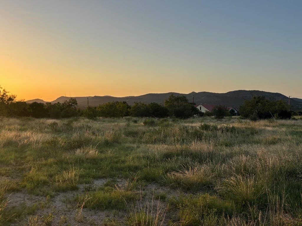3.04 acres in Real County gallery image 3