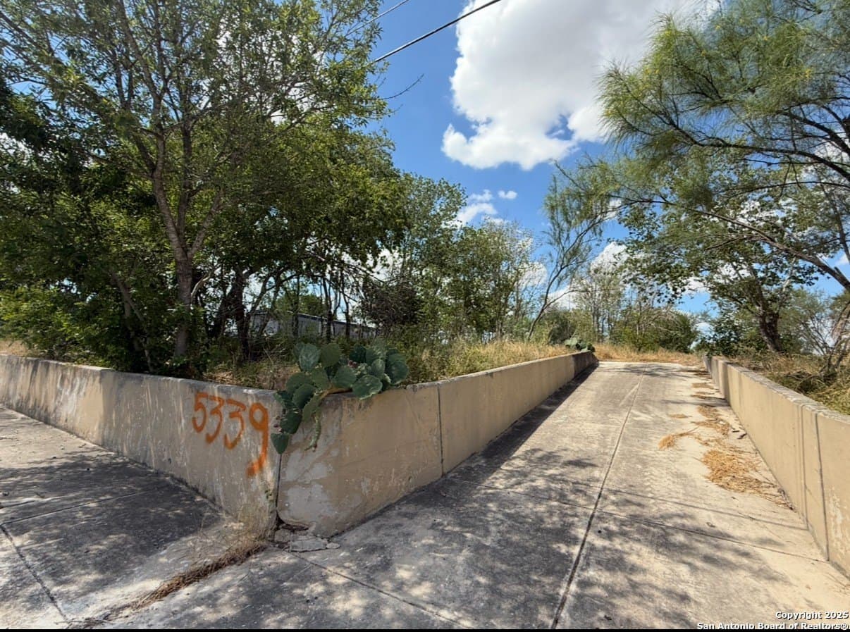 0.2 acres in Bexar County gallery image 3