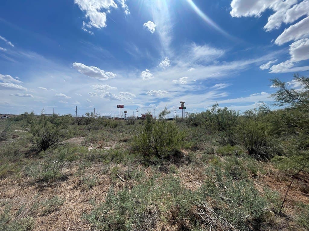 3.07 acres in Reeves County - photo 6