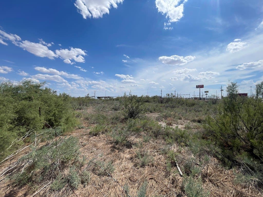 3.07 acres in Reeves County - photo 7