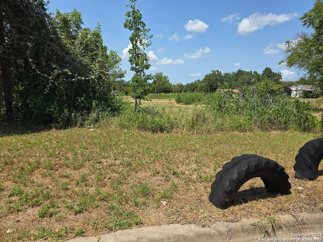 0.9 acres in Milam County featured view