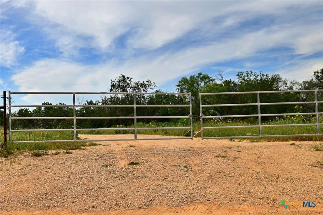 5.68 acres in Wilson County featured view
