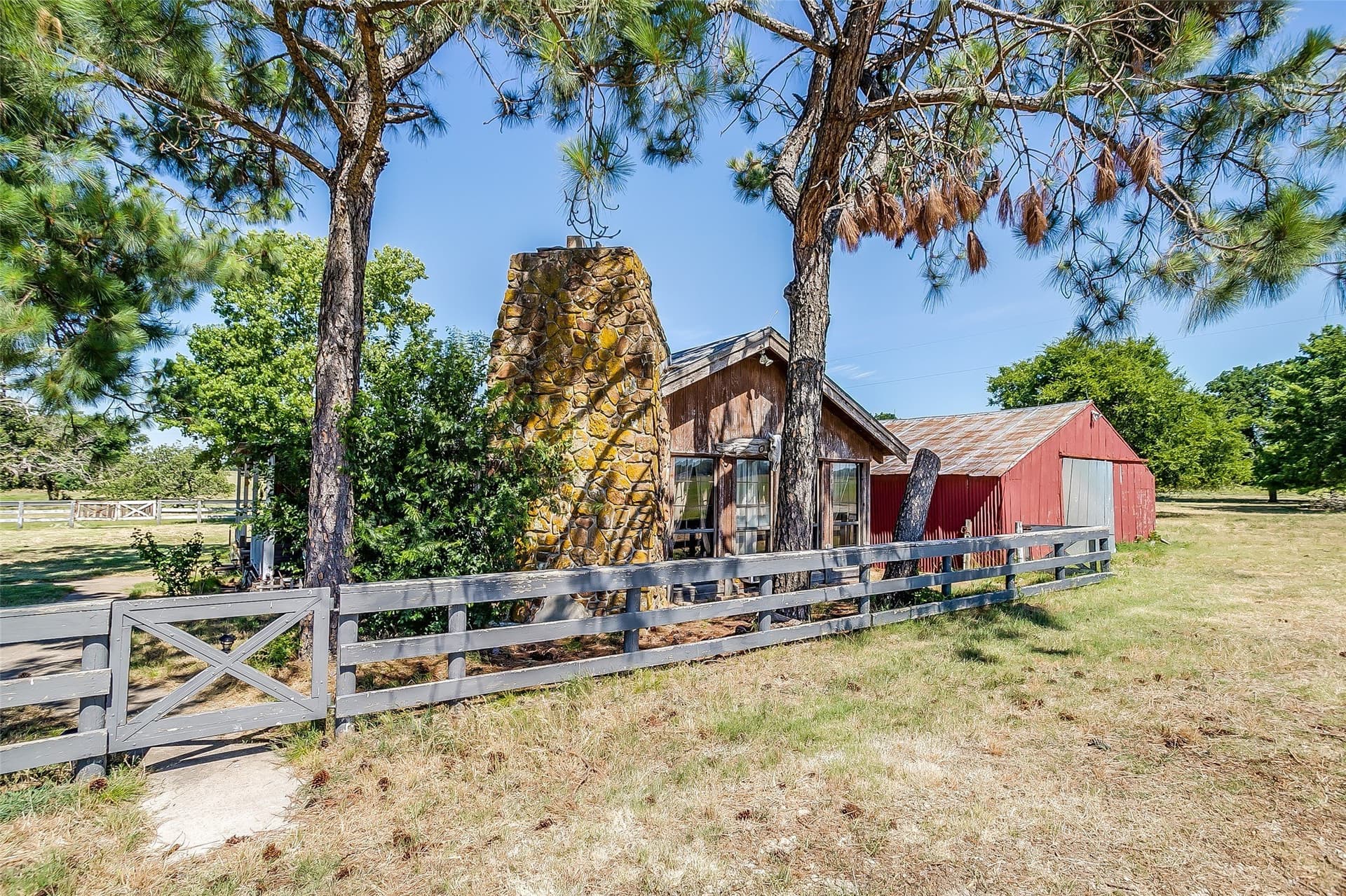 222.17 acres in Hunt County - photo 9