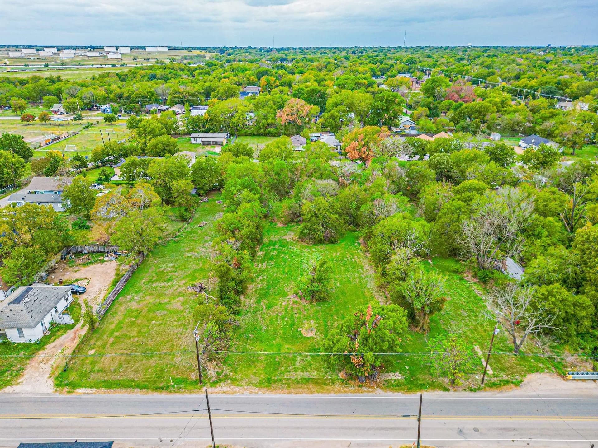 1.09 acres in Navarro County - photo 39