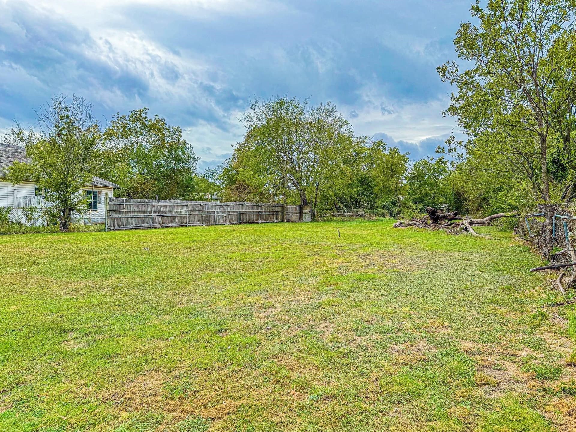 1.09 acres in Navarro County - photo 7