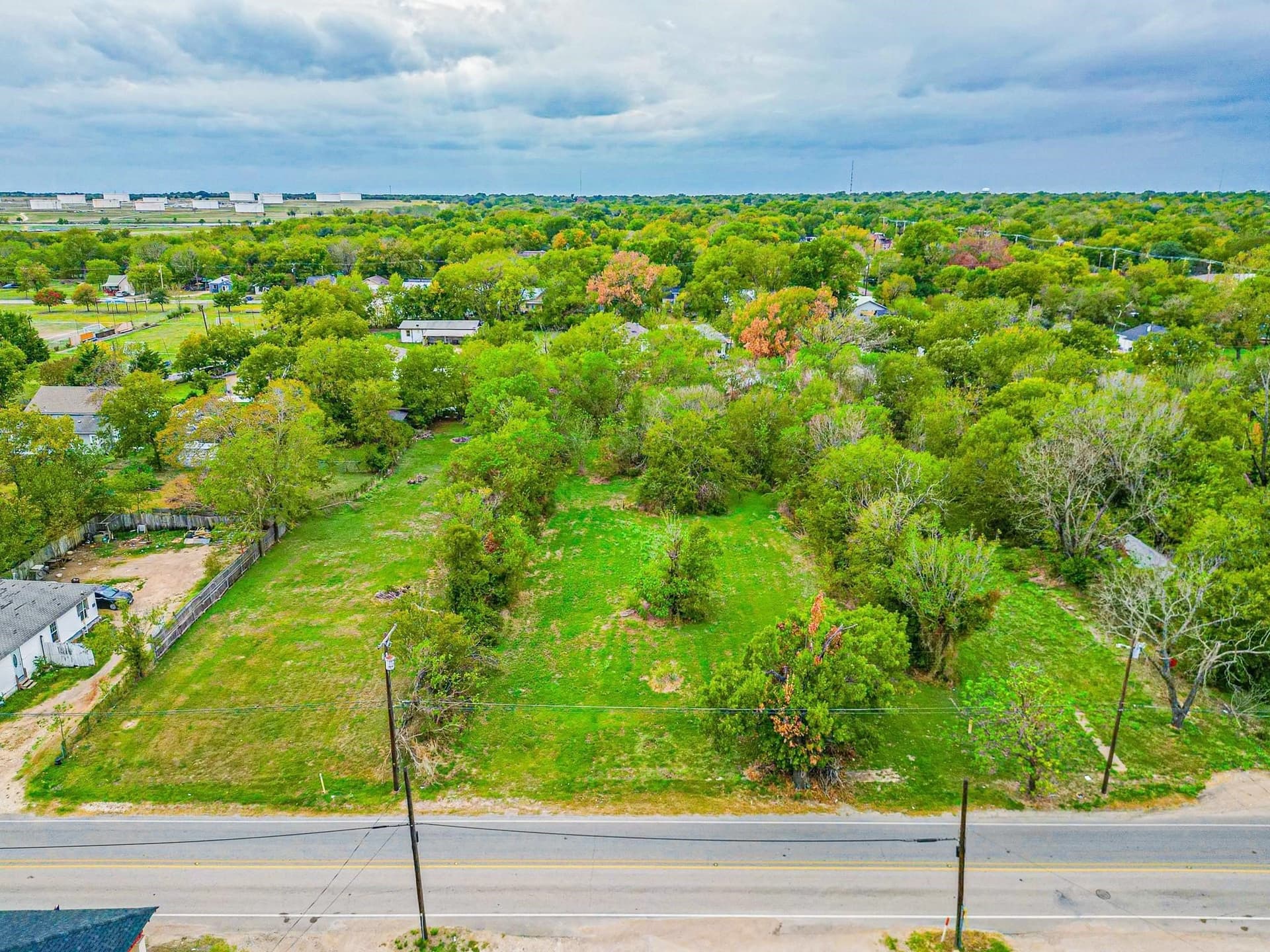 1.09 acres in Navarro County - photo 38