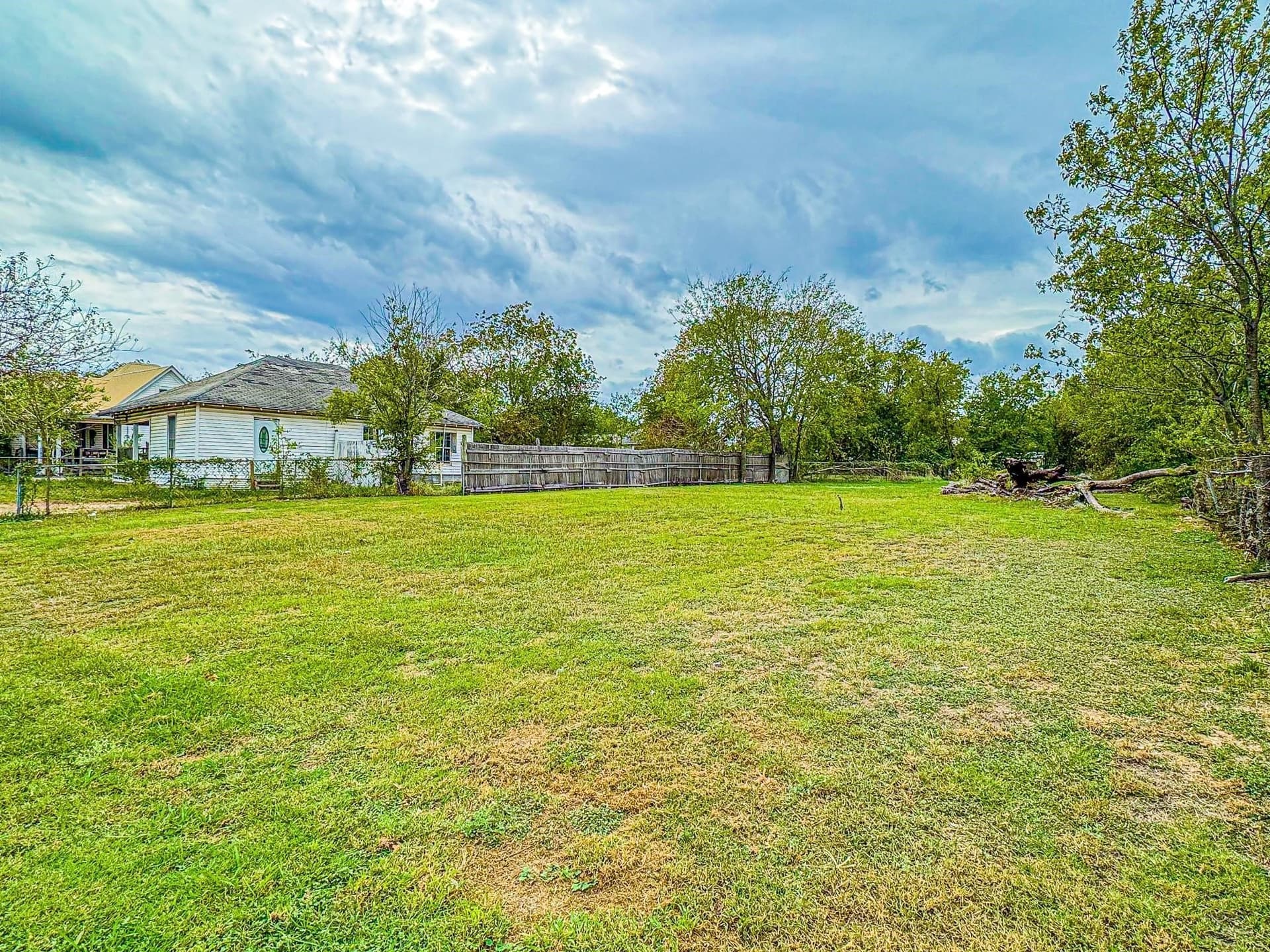 1.09 acres in Navarro County - photo 6