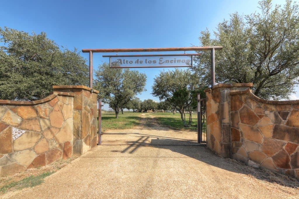 100 acres in Bexar County - photo 2