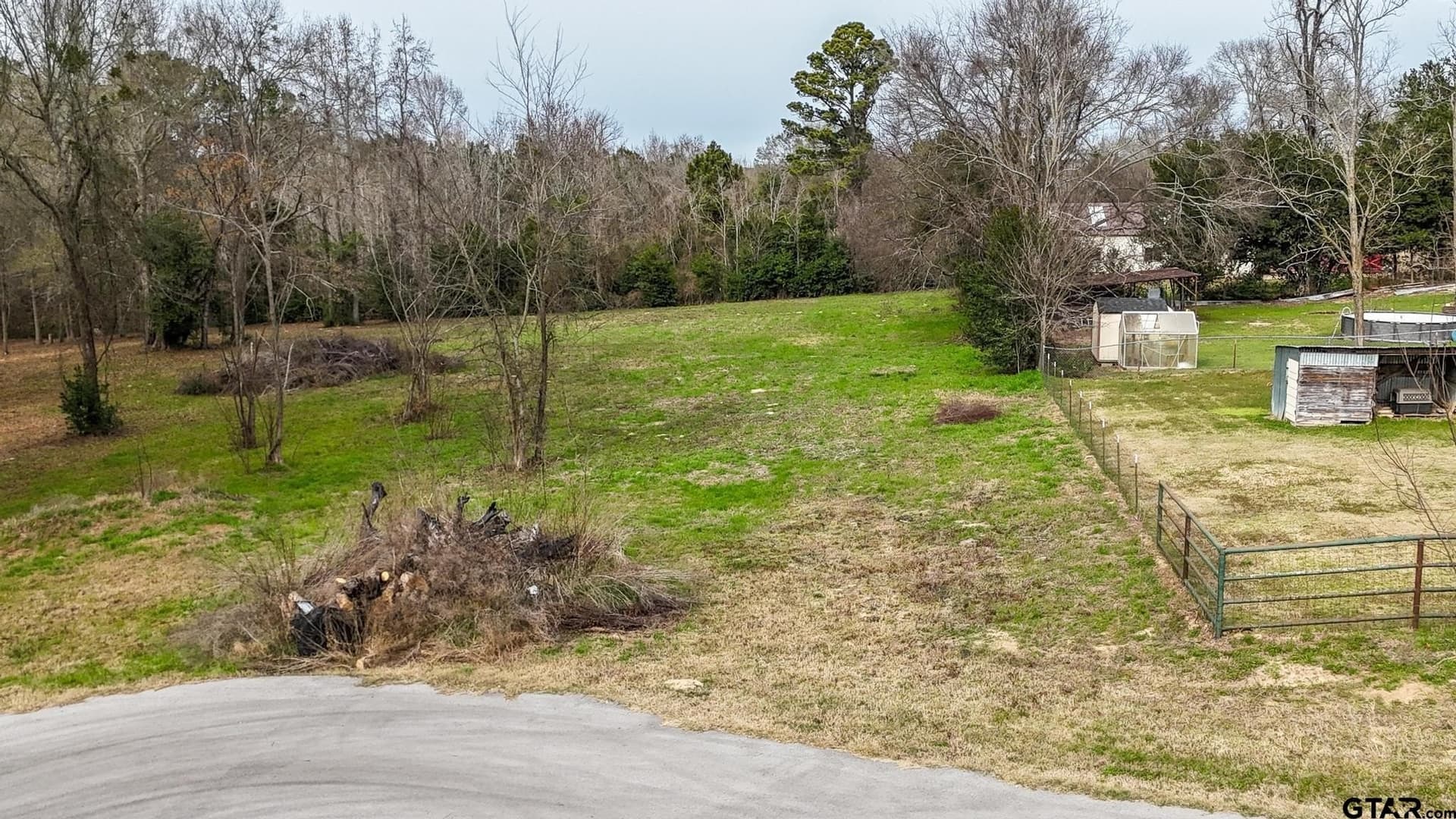 0.73 acres in Henderson County gallery image 3