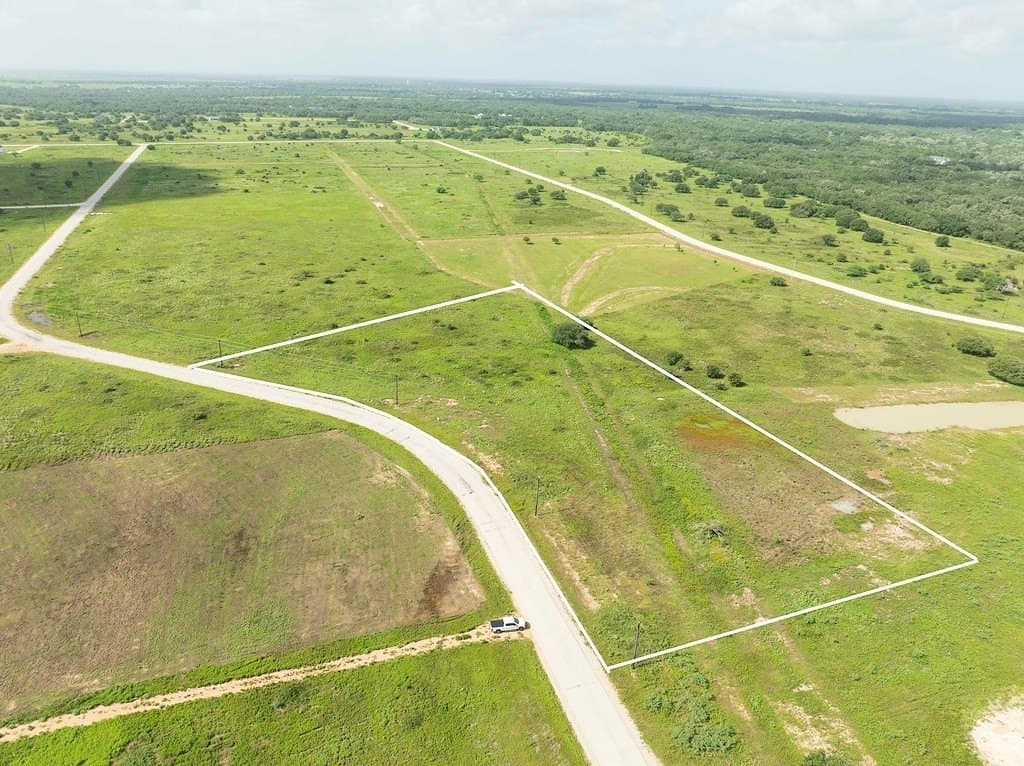 5.01 acres in Colorado County