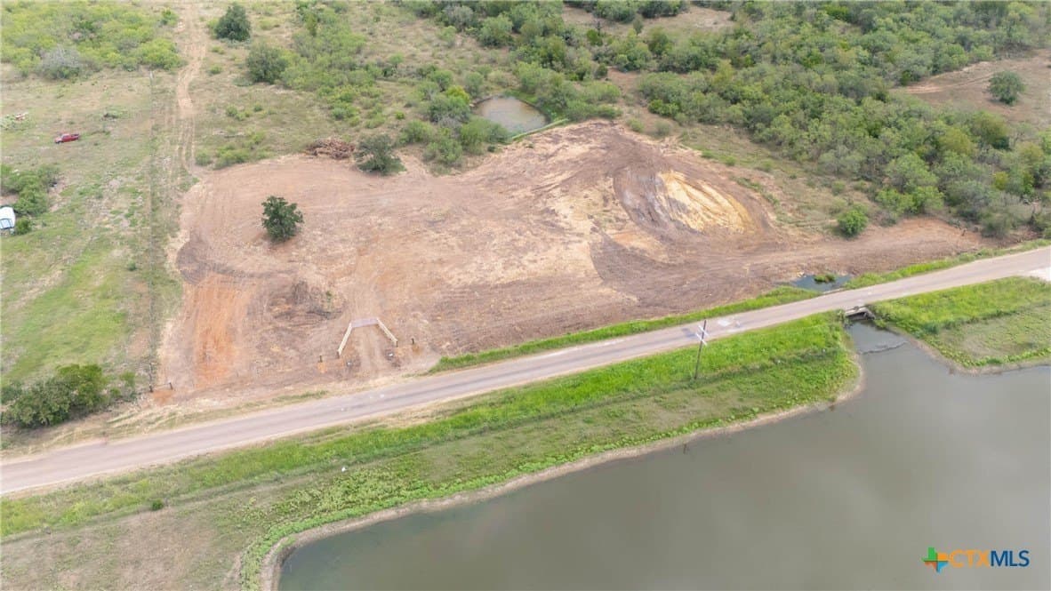 18.51 acres in Gonzales County - photo 9