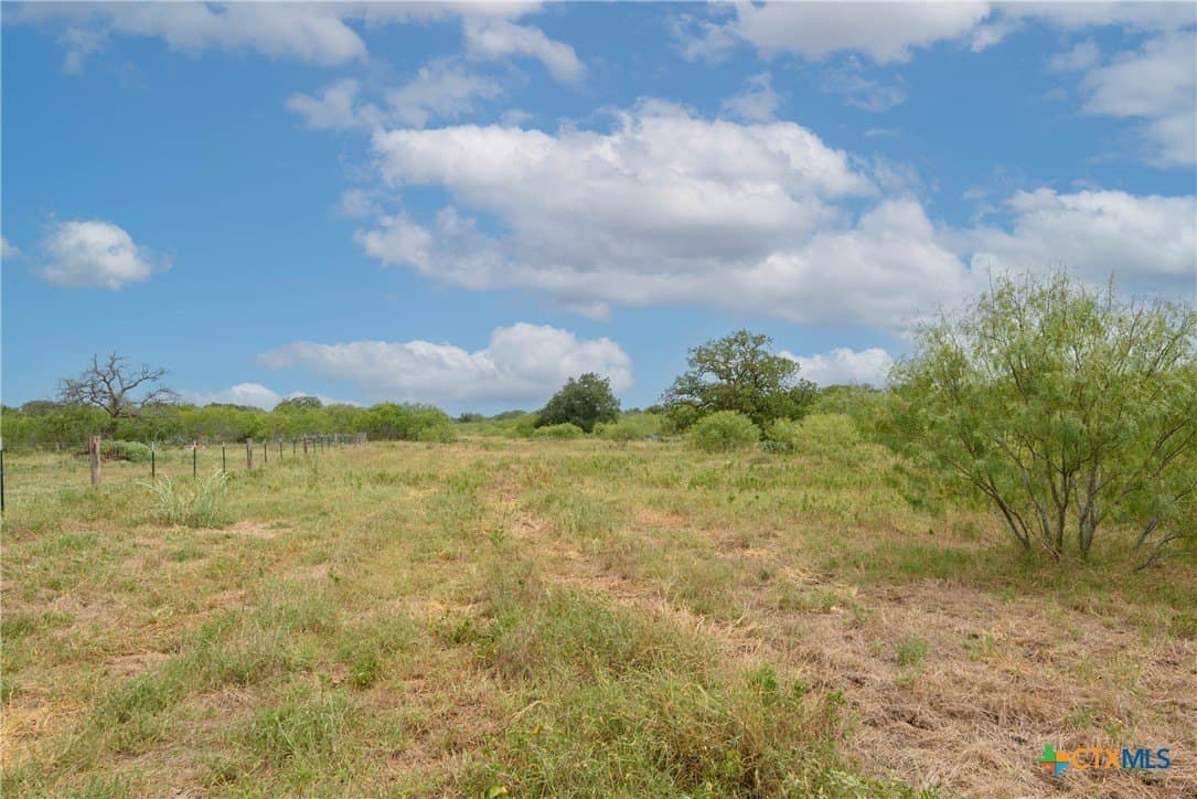 18.51 acres in Gonzales County - photo 6