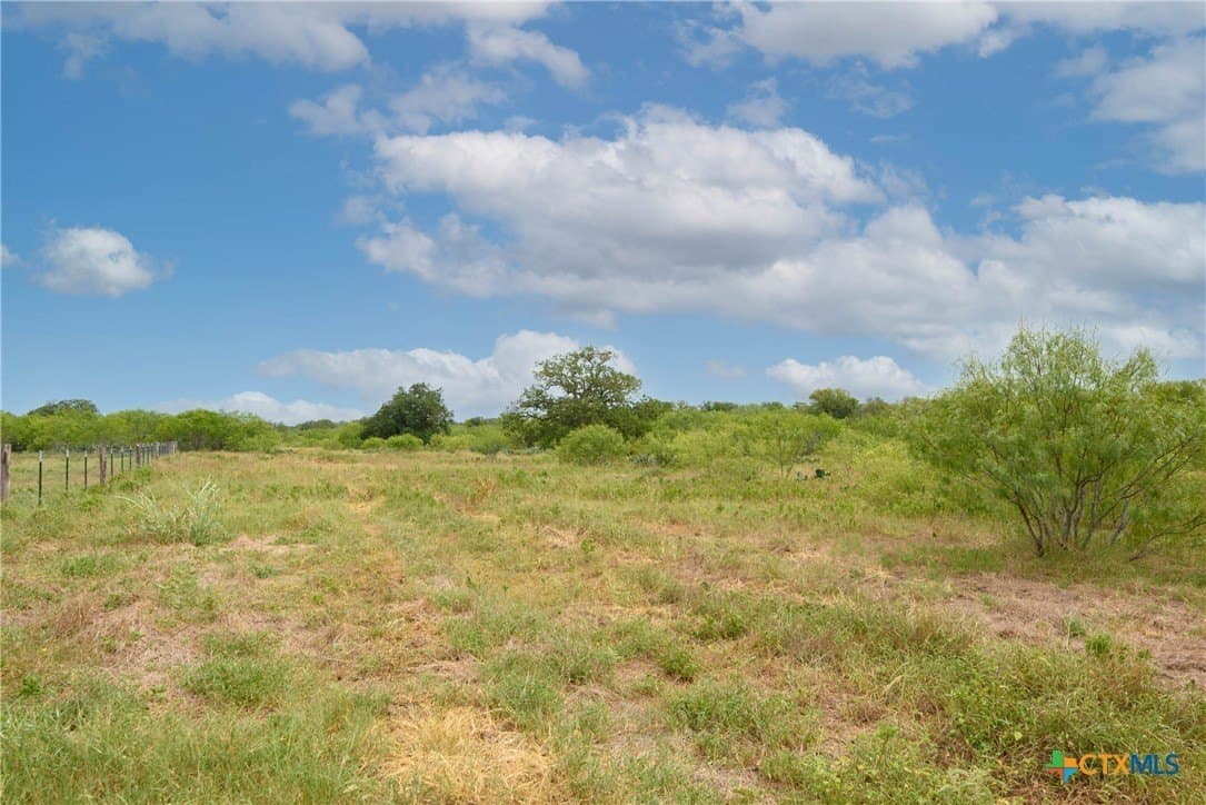 18.51 acres in Gonzales County - photo 8