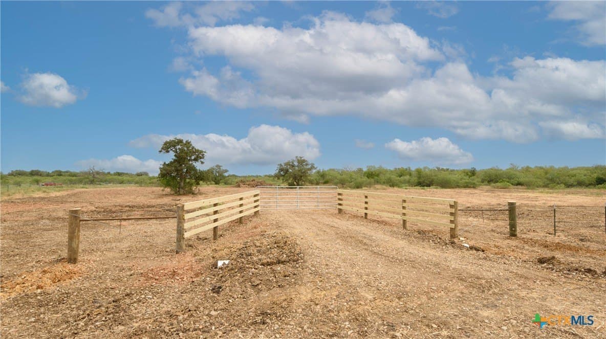 18.51 acres in Gonzales County