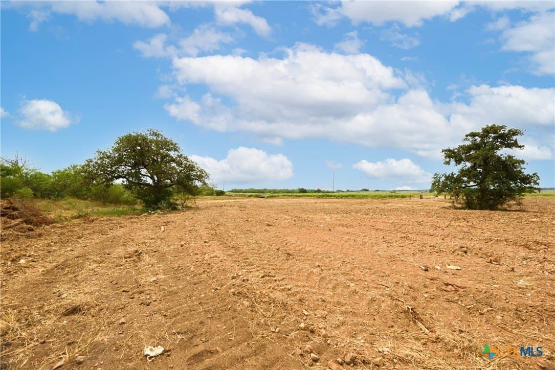 18.51 acres in Gonzales County featured view