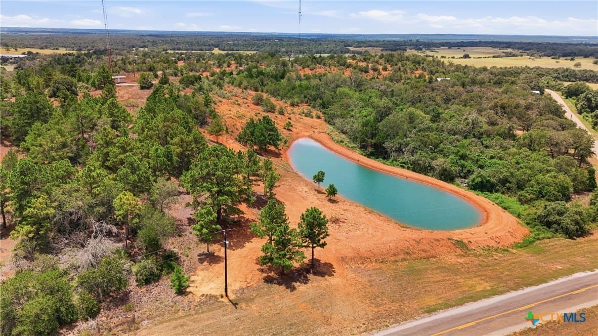2 acres in Gonzales County