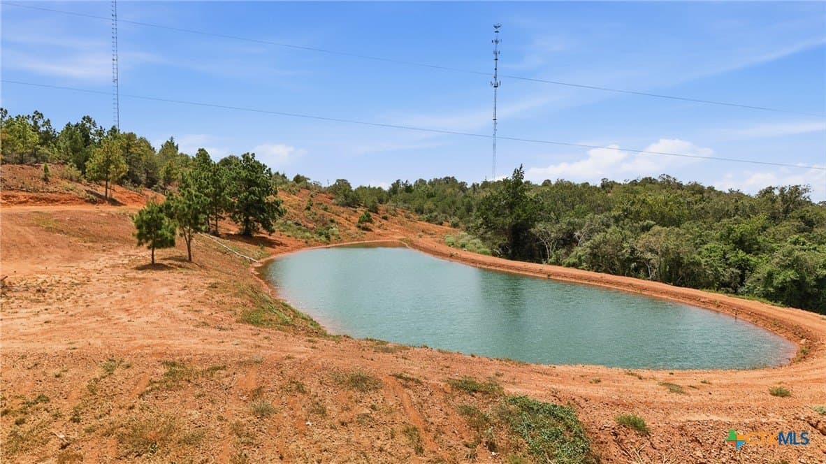 2 acres in Gonzales County - photo 5