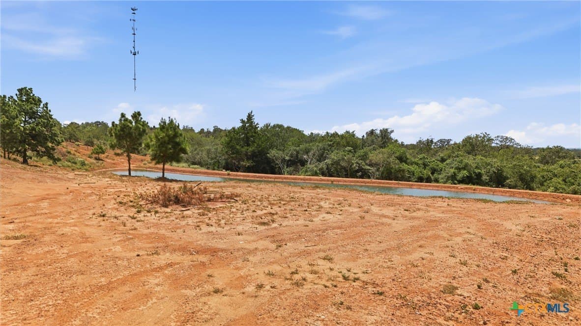 2 acres in Gonzales County - photo 4