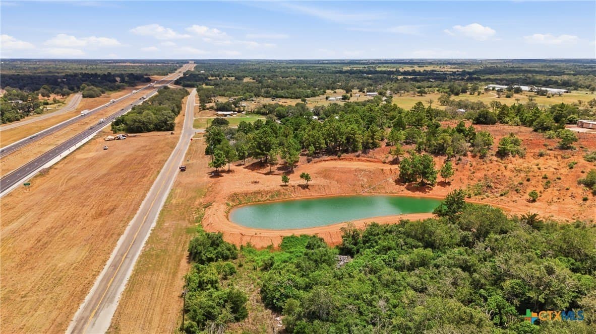 2 acres in Gonzales County - photo 3