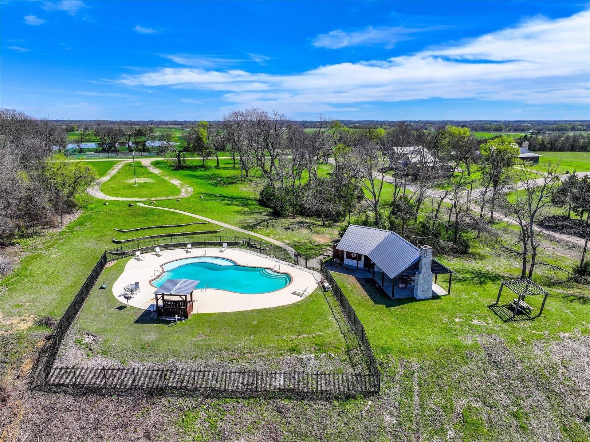 0.31 acres in Hunt County - photo 9