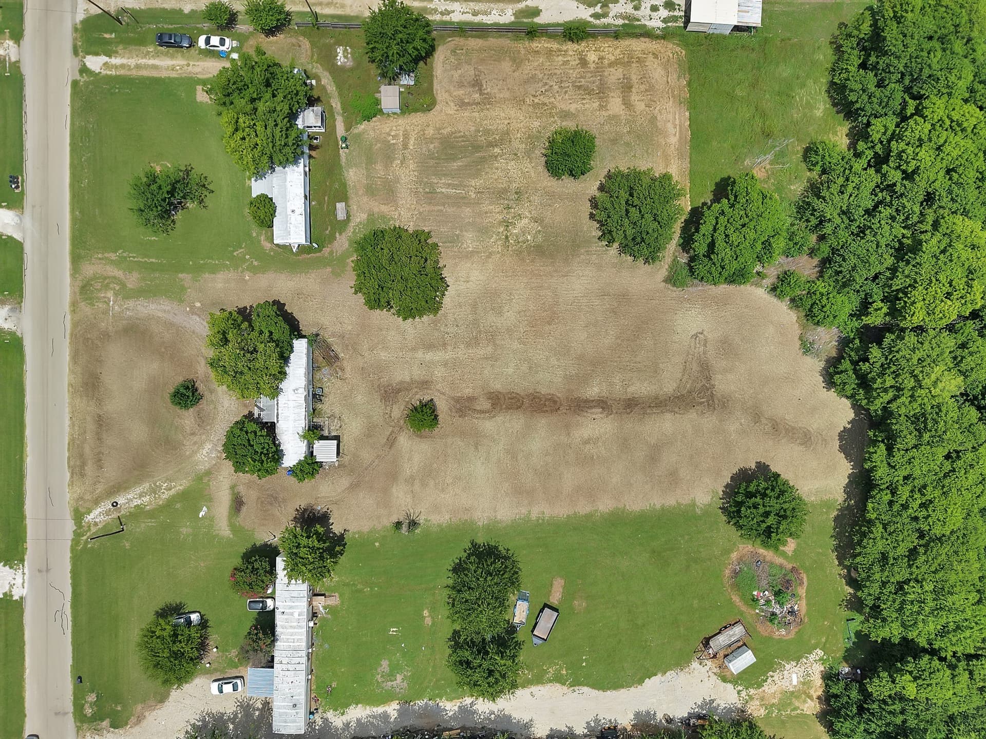 1.01 acres in Tarrant County gallery image 3