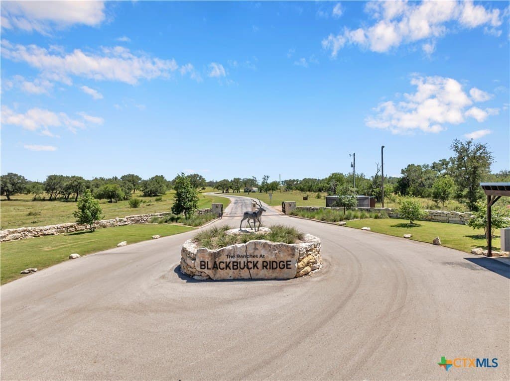 8 acres in Burnet County