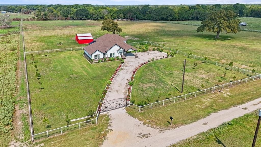 10.66 acres in Van Zandt County