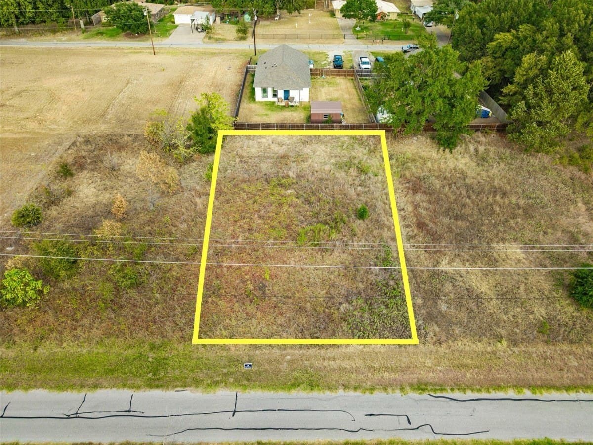 0.22 acres in Henderson County - photo 2