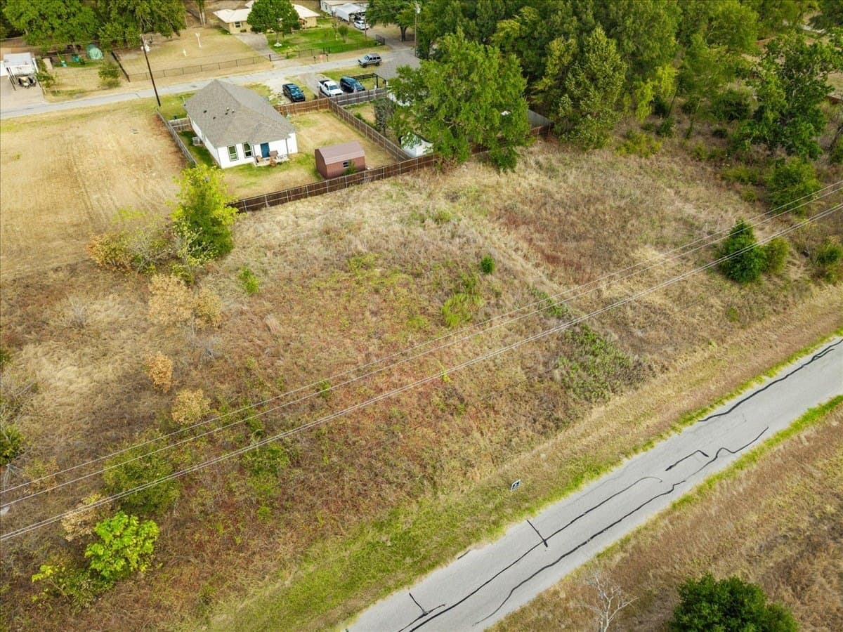 0.22 acres in Henderson County - photo 6