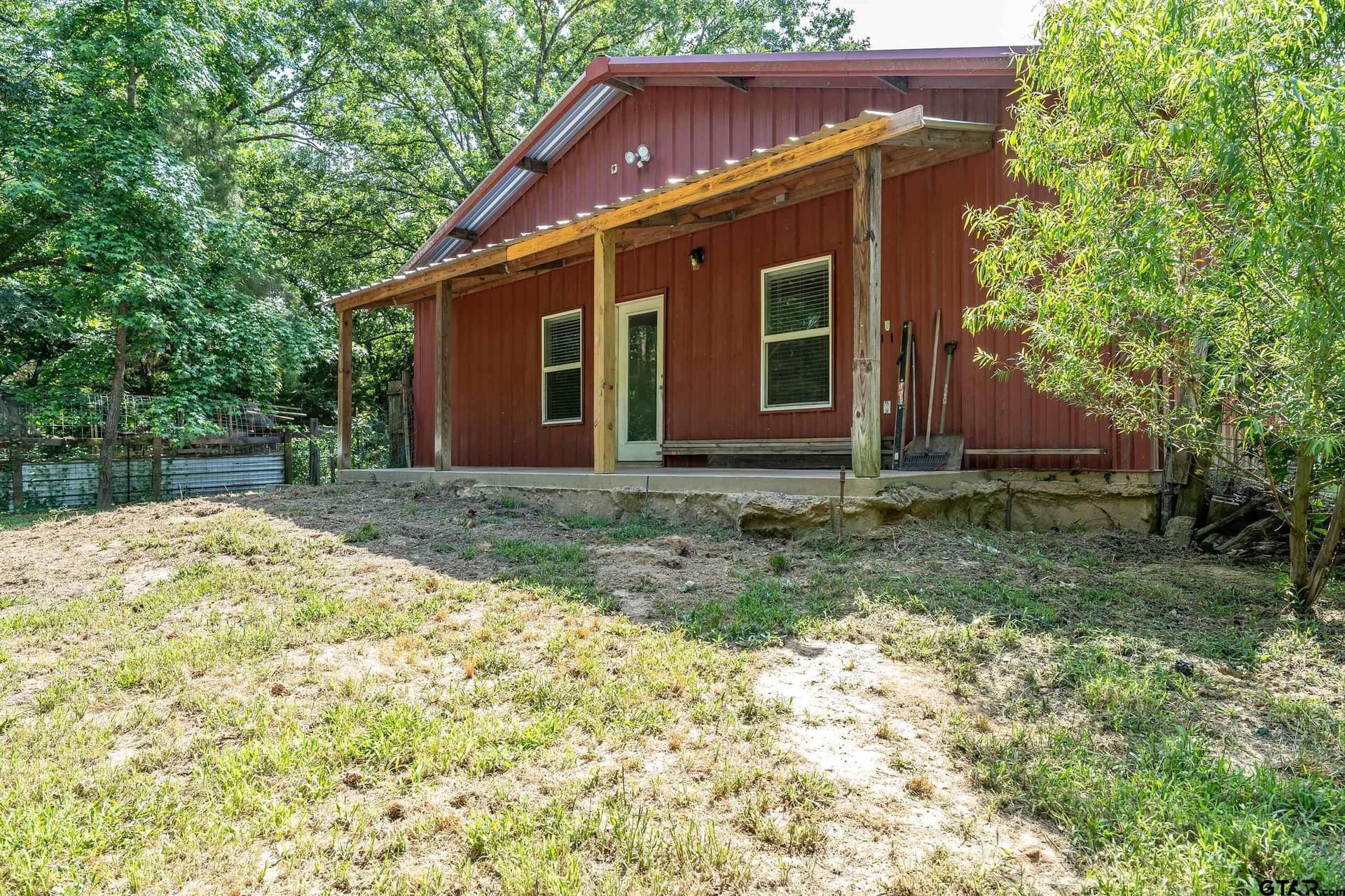 12.05 acres in Smith County