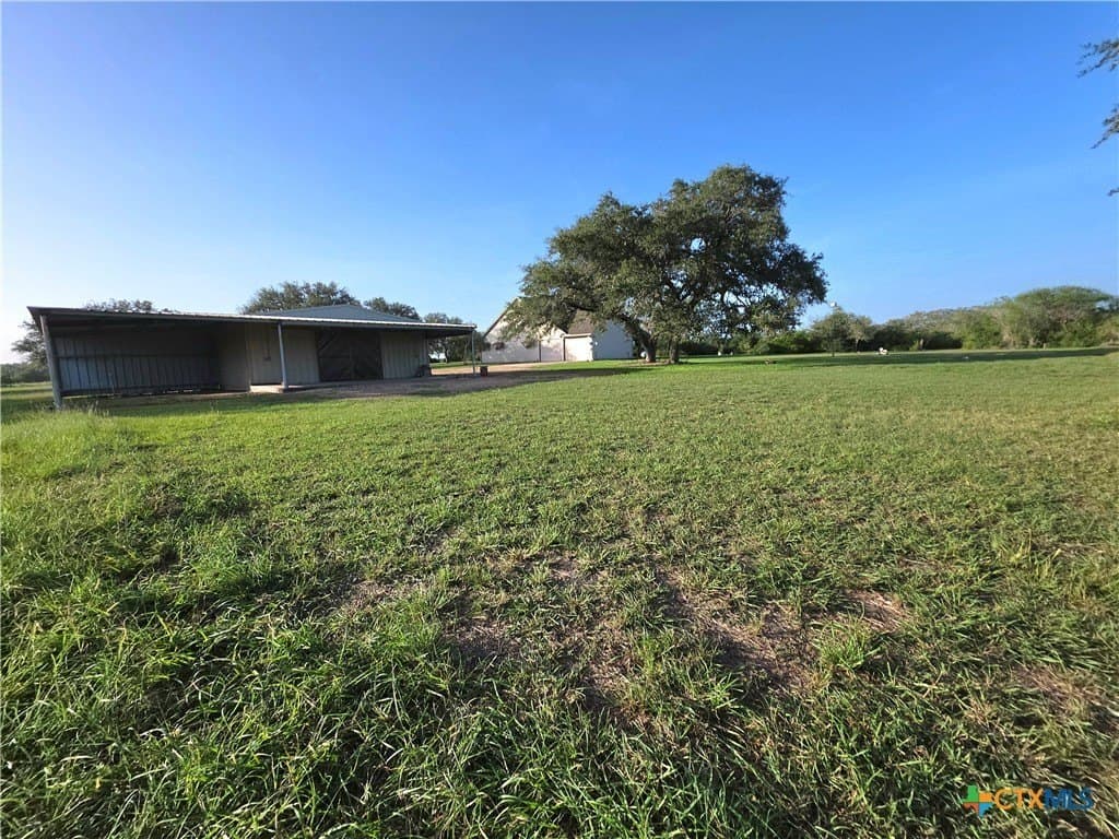 21 acres in Goliad County - photo 9
